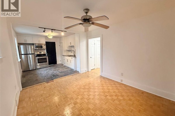 4pc Bathroom - 837 Louis Avenue Unit# Upper, Windsor, ON N8A1X4 Photo 5
