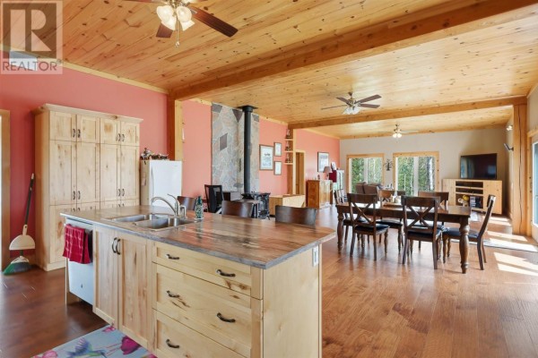 837 Stanrock Rd, Elliot Lake, ON, photo 3