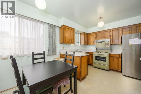 8371 Spires Road, Richmond, BC V6Y1W1 Photo 3