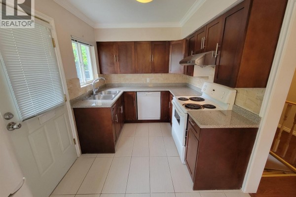 8374 11th Avenue, Burnaby, BC V3N2P4 Photo 4