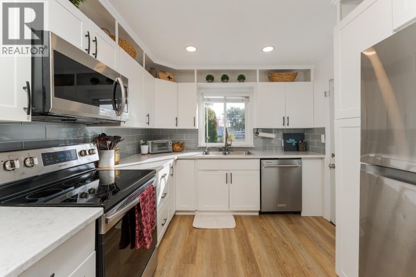 Kitchen - 838 Douglas Street, Prince George, BC V2M2M7 Photo 2
