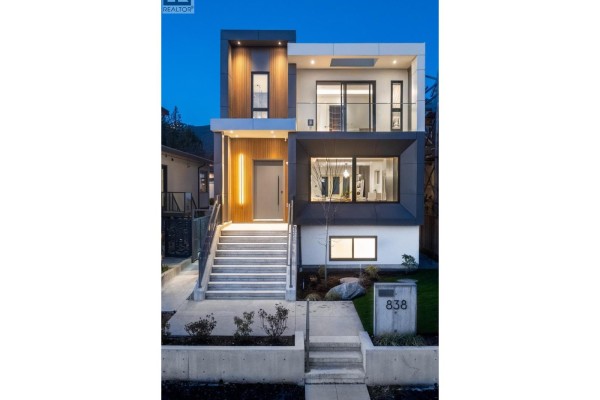 838 E 14th Street, North Vancouver, BC V7L2P6 Photo 2