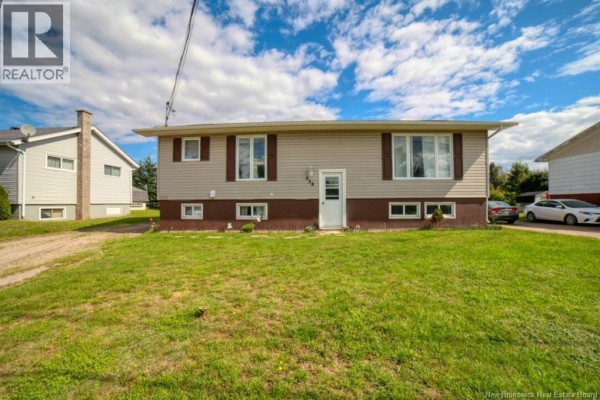 838 Helen Street, Bathurst, NB, photo 2