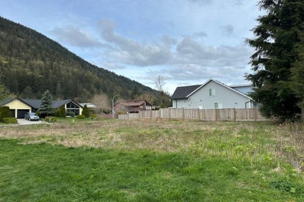 839 Myng Crescent, Harrison Hot Springs, Harrison Hot Springs, BC V0M1K0 Photo 3