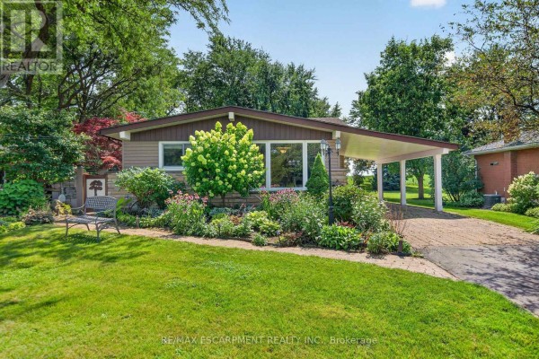 8399 Dickenson Road E, Hamilton, ON, photo 2