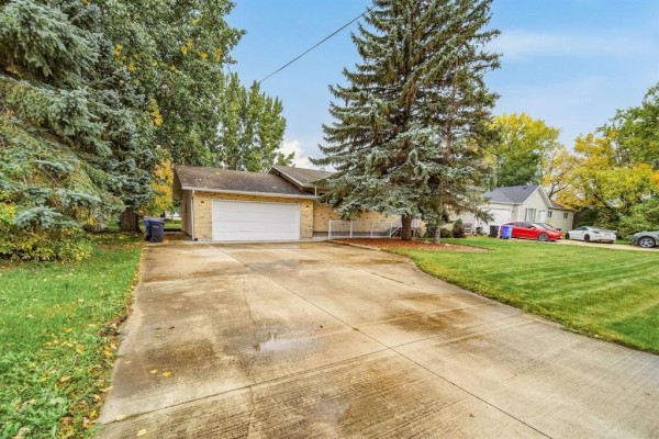 Dining room - 84 2nd Street S, Niverville, MB R0A1E0 Photo 2