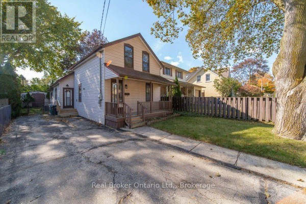 Kitchen - 84 Alma Street N, Guelph, ON N1H5X1 Photo 2