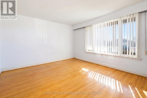 Kitchen - 84 Gilley Road, Toronto, ON M3K1L7 Photo 3