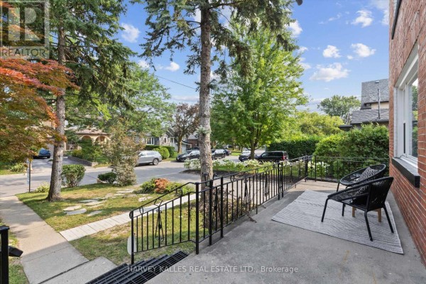 Kitchen - 84 Lynnhaven Road, Toronto, ON M6A2K9 Photo 4