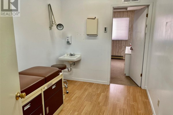 84 Memorial Avenue, Grand Falls Windsor, NL A2A1R9 Photo 5