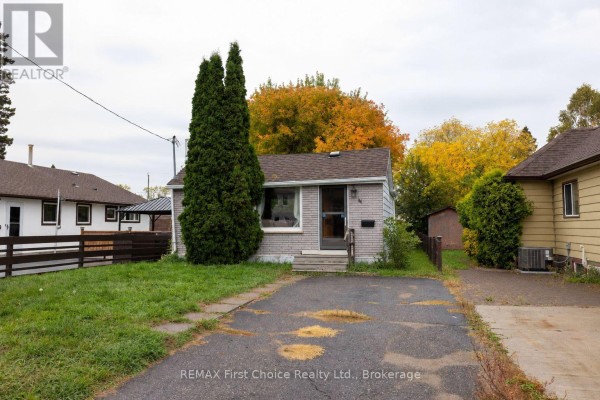 Living room - 84 Penfold Street, Thunder Bay, ON P7A3J9 Photo 2