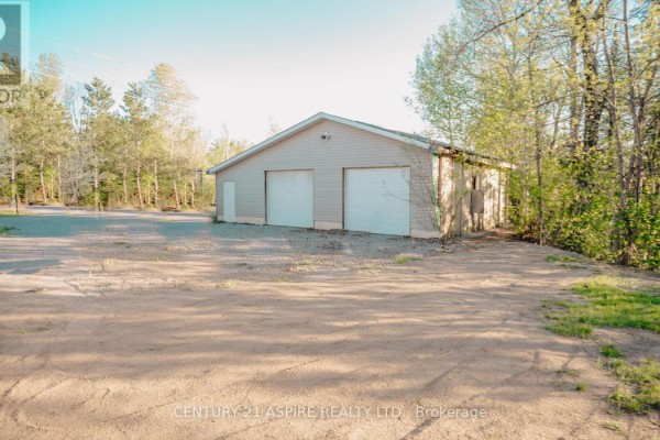 84 Sandy Beach Road, Laurentian Valley, ON K8A6W8 Photo 2