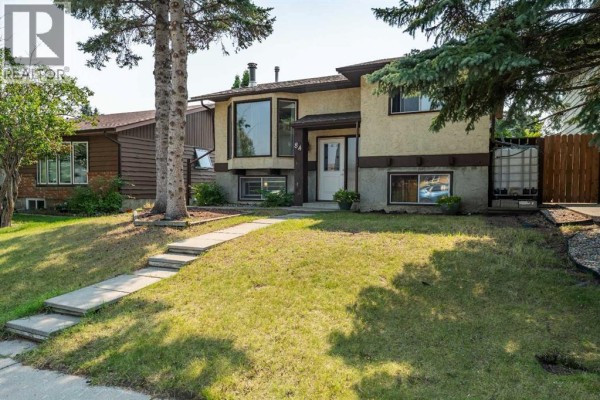 Primary Bedroom - 84 Templehill Drive Ne, Calgary, AB T1Y4C3 Photo 2