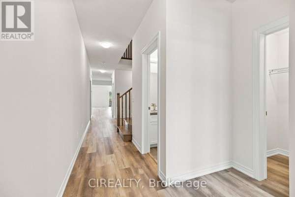 84 Valley Trail Place, Hamilton, ON, photo 3