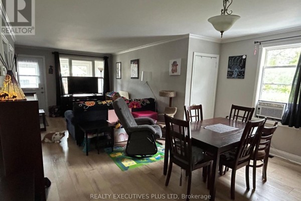840-842 Worthington Street E, North Bay, ON P1B1J4 Photo 4