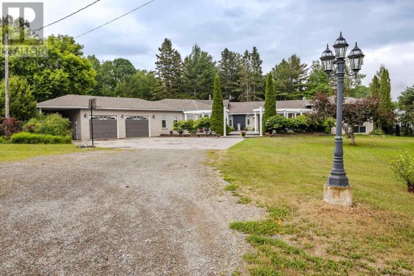 840 Walls Rd, Prince Township, ON, photo 2