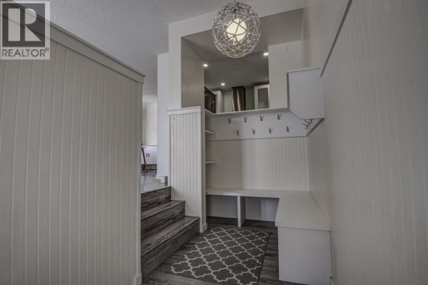 8408 Berkley Road Nw, Calgary, AB, photo 2