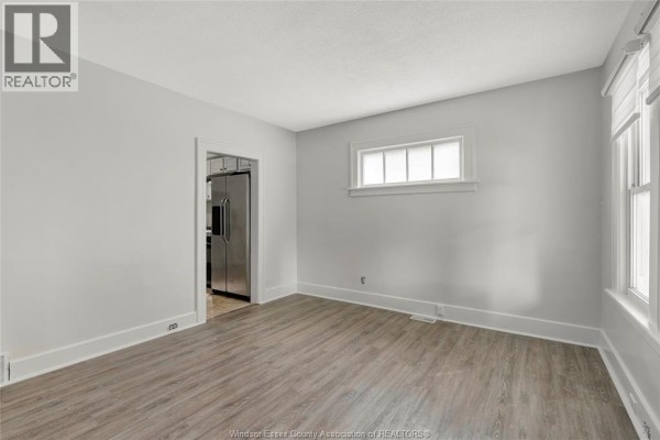 Enclosed porch - 842-844 Ellrose Avenue Unit# Duplex, Windsor, ON N8Y3W7 Photo 5
