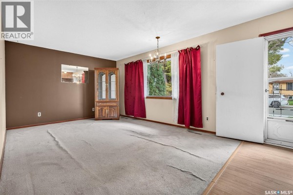 Kitchen - 842 Grandview Street W, Moose Jaw, SK S6H5L8 Photo 3