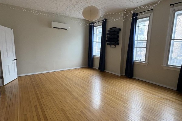 842 King Street W, Toronto, ON M5V1P1 Photo 2