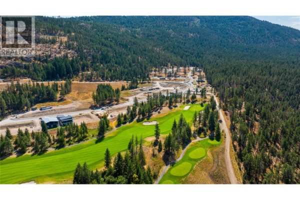 842 Predator Ridge Drive, Vernon, BC V1H1G4 Photo 3