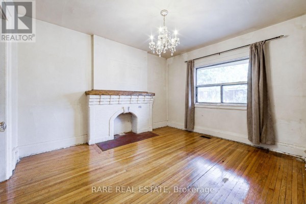 Kitchen - 842 Shaw Street, Toronto, ON M6G3M2 Photo 3