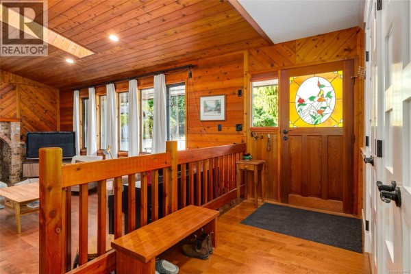 Primary Bedroom - 842 Woodland Dr, Parksville, BC V9P1Z2 Photo 5
