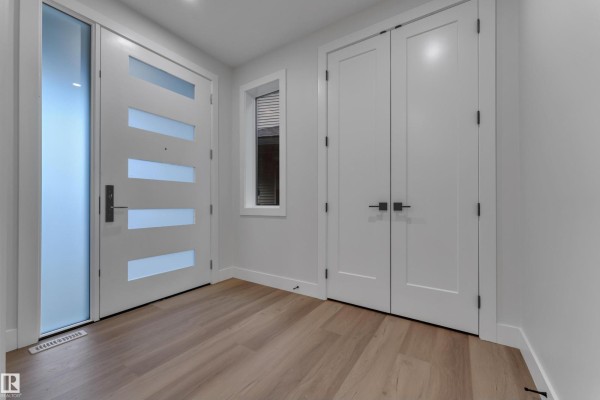Upper floor plan blueprint showing bedrooms, bathrooms, bonus room, and laundry room layout. - 8422 223a St Nw, Edmonton