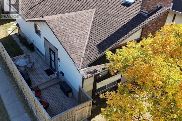 8432 Berkley Road Nw, Calgary, AB, photo 2