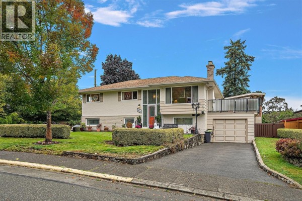 Residential for sale at 844 Rockheights Ave, Esquimalt, BC - MLS® W8Eej3