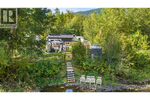 8440 3 & 95 Highway Lot# 135, Yahk, BC V0B2P0 Photo 2