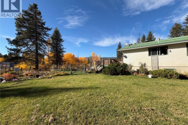 Bedroom - 8444 Highway 95a, Kimberley, BC V1A3L6 Photo 5