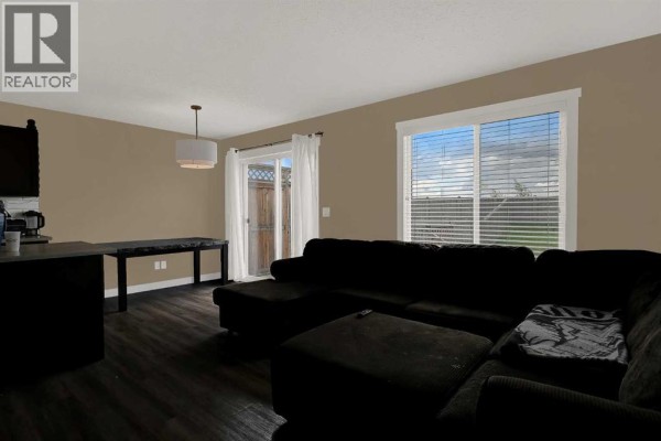 Primary Bedroom - 8445 101 Avenue, Grande Prairie, AB T8X0R1 Photo 3