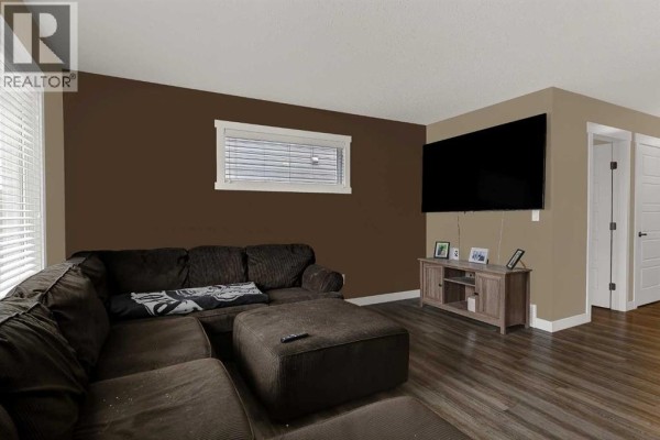 4pc Bathroom - 8445 101 Avenue, Grande Prairie, AB T8X0R1 Photo 4