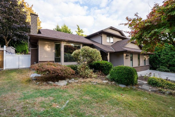 8448 154 Street, Surrey, BC V3S6H3 Photo 2