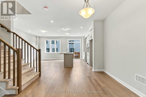 845 Fairline Row, Ottawa, ON, photo 3