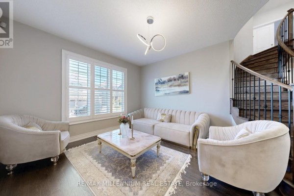 Kitchen - 845 Langford Boulevard, Bradford West Gwillimbury, ON L3Z4J2 Photo 4