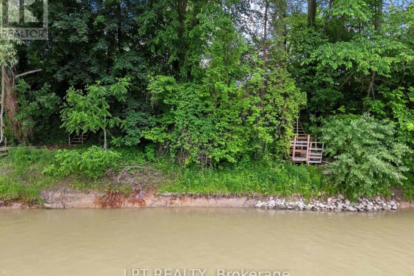 8459 Adams Court, Lambton Shores, ON N0M1T0 Photo 4
