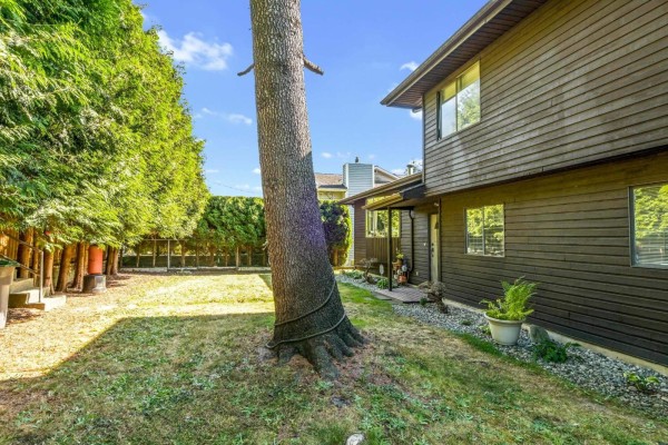 8473 152 Street, Surrey, BC V3S3M9 Photo 4