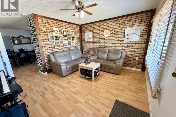 85 13th Avenue Se, Swift Current, SK, photo 2
