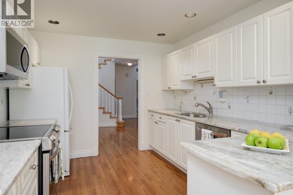 Bathroom - 85 530 Marsett Pl, Saanich, BC V8Z7J2 Photo 5
