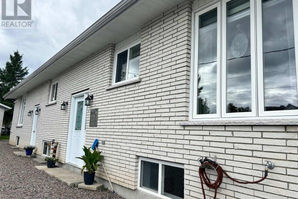 85 Byng Avenue E, Kapuskasing, ON P5N1W9 Photo 3