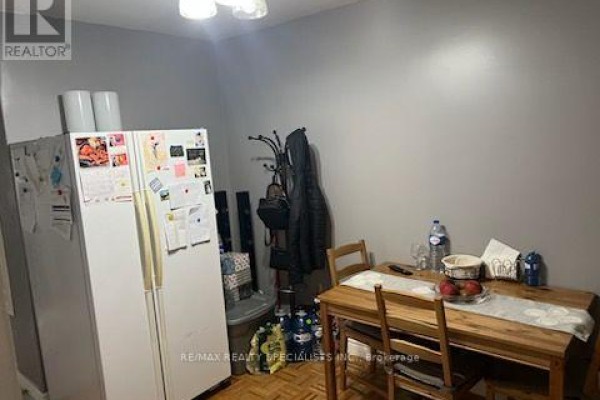 85 Corbett Avenue, Toronto, ON M6N1V3 Photo 3