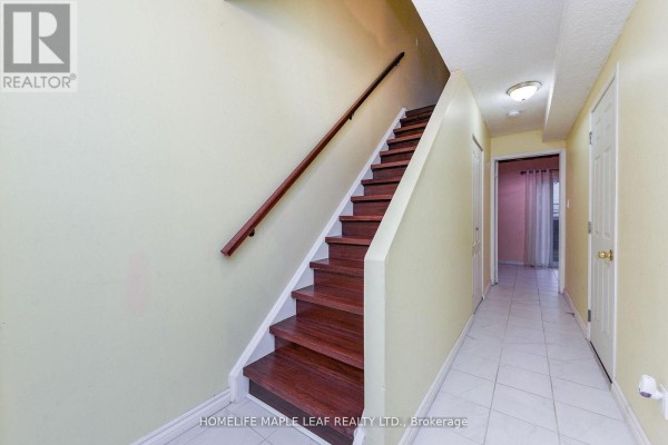 Kitchen - 85 Enmount Drive, Brampton, ON L6T4C9 Photo 4
