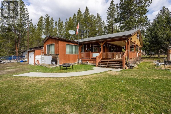 Full bathroom - 85 Ernest Avenue, Beaverdell, BC V0H1A0 Photo 2