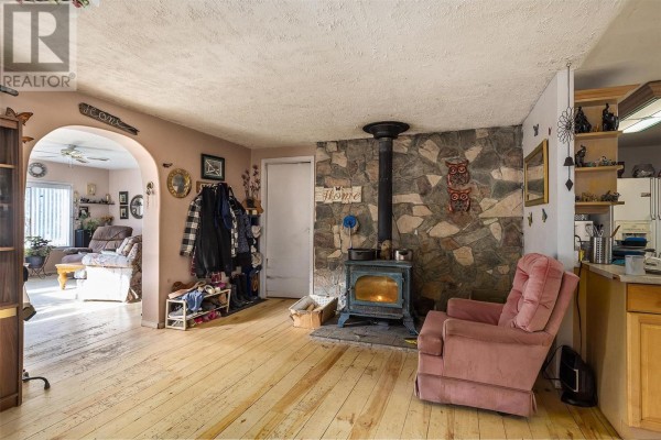 Full bathroom - 85 Ernest Avenue, Beaverdell, BC V0H1A0 Photo 4