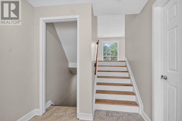 Dining room - 85 Glen Park Drive, Ottawa, ON K1B3Z1 Photo 2
