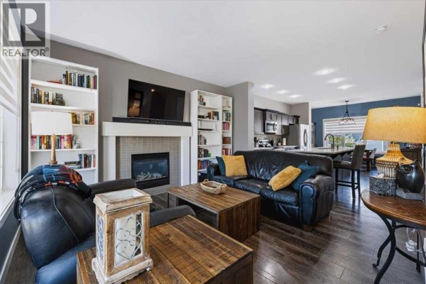 Living room - 85 Legacy Common Se, Calgary, AB T2X0W6 Photo 4