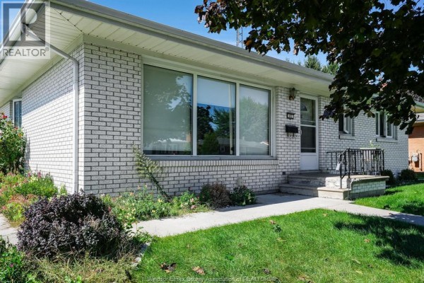 Family room - 85 Lutsch Avenue, Leamington, ON N8H2N5 Photo 3