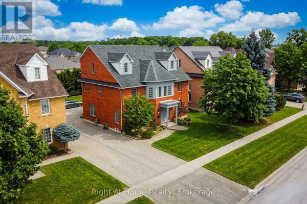 85 Meadowlands Boulevard, Hamilton, ON, photo 2